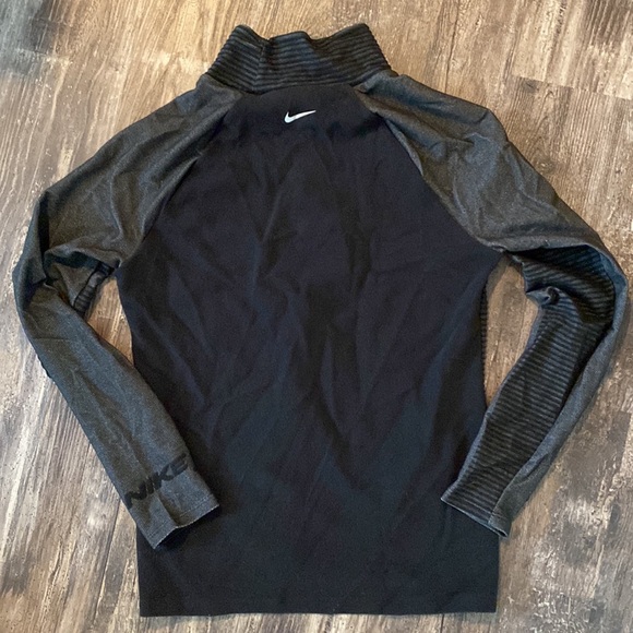 NWT NikePro Hyperwarm Training Long Sleeve - Picture 5 of 6